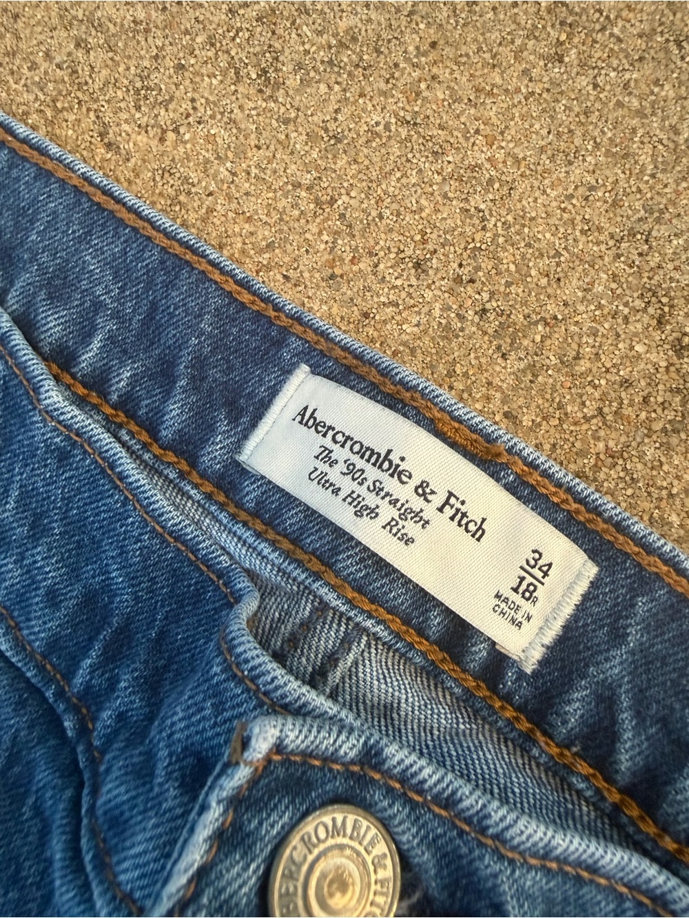 Abercrombie & Fitch 90's High-rise Ultra Straight Jeans Size 34/18R Dark Wash - Picture 2 of 11